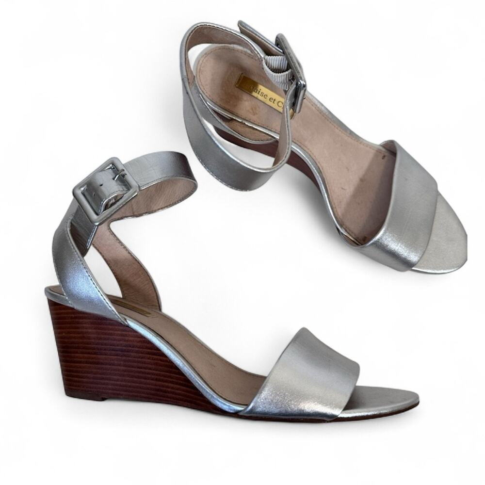 Louise Et Cie Silver Leather Peep Toe Wedge Heels Womens 8.5 Ankle Strap Sandals
